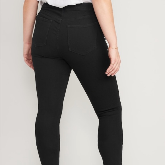 High-Waisted  Black Super-Skinny Jeans - Picture 5 of 12